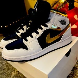 Kids mid Jordan 1.